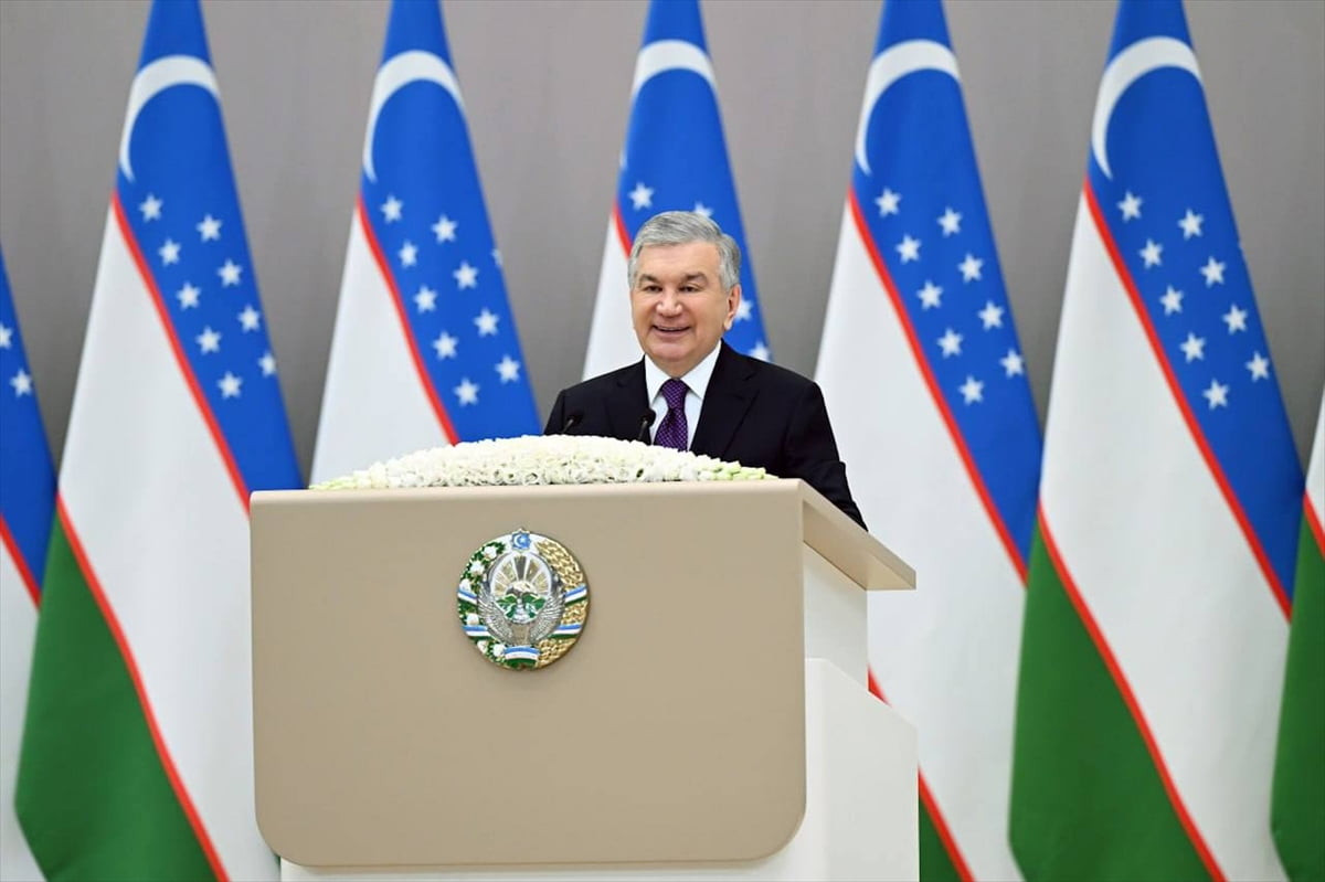 Özbekistan Cumhurbaşkanı Şevket Mirziyoyev (fotoğrafta), 2025'i değerlendirmek ve 2026...