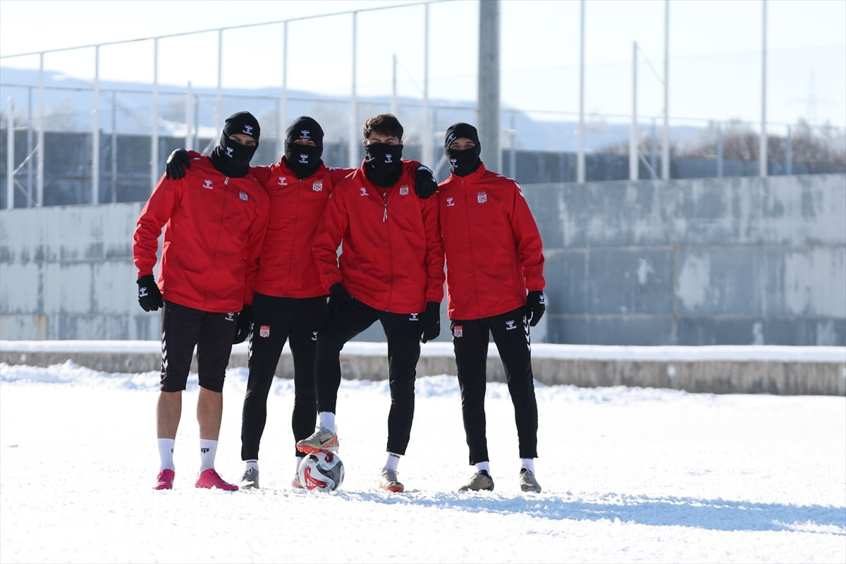 Özbelsan Sivasspor, Trendyol 1. Lig'in 20. haftasında sahasında Erzurumspor ile oynayacağı maçın...