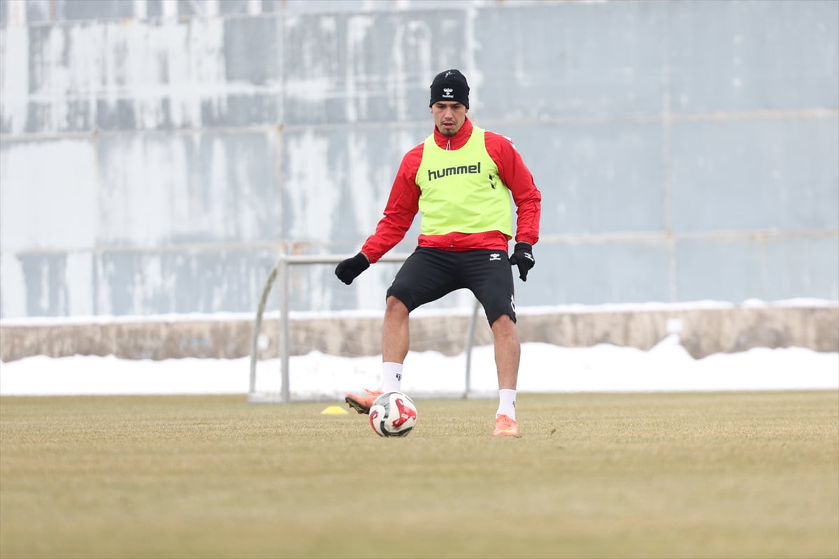 Özbelsan Sivasspor, Trendyol 1. Lig'in 21'inci haftasında deplasmanda Sipay Bodrum FK ile yapacağı...