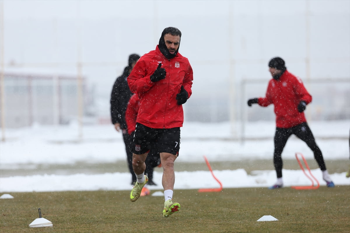 Özbelsan Sivasspor, Trendyol 1. Lig'in 22. haftasında Amed Sportif Faaliyetler ile yapacağı maçın...