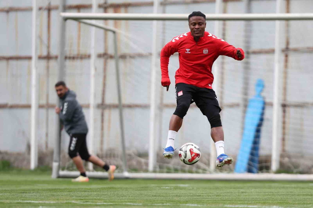 ÖZBELSAN SİVASSPOR, TRENDYOL 1. LİG’İN 35. HAFTASINDA SAHASINDA İSTANBULSPOR İLE OYNAYACAĞI MAÇIN...