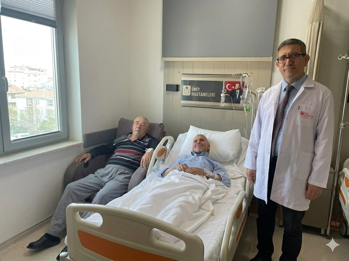ÖZEL ÜMİT HASTANESİ KARDİYOLOJİ UZMANI DOÇ. DR. HAKAN GÖÇER, ŞAH DAMARI DARLIĞI BULUNAN İKİ...