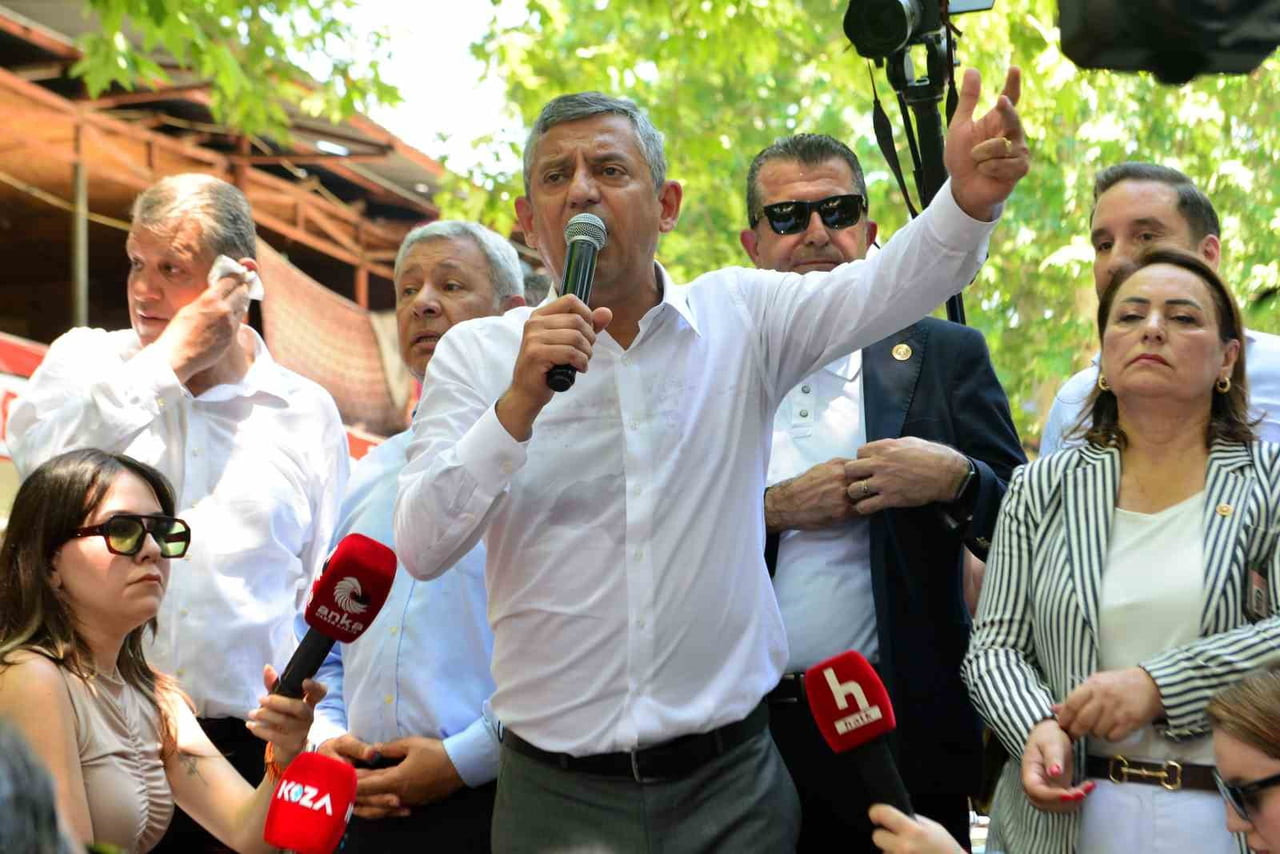 ÖZGÜR ÖZEL, ADANA'NIN POZANTI İLÇESİNE BAĞLI TEKİR YAYLASI’NDA VATANDAŞLARLA BİR ARAYA...