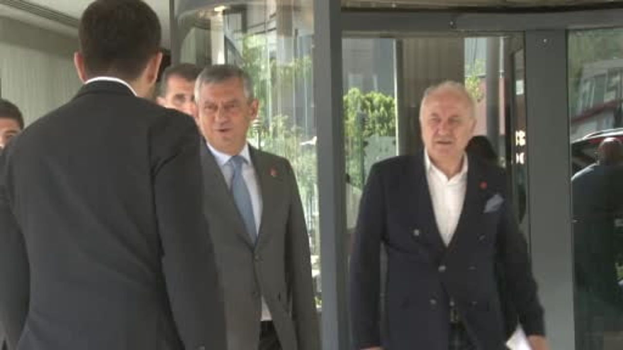 Özgür Özel: Seçilmiş il başkanlarının yanındayız