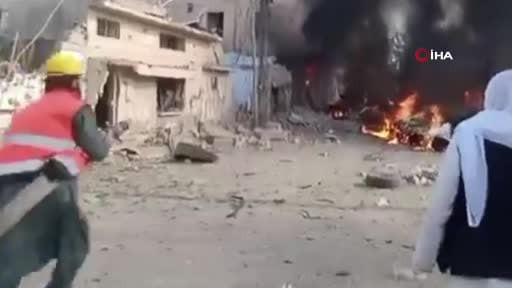 Pakistan'ın Belucistan eyaletinde güvenlik personeli ve ailelerini taşıyan servis trenine...