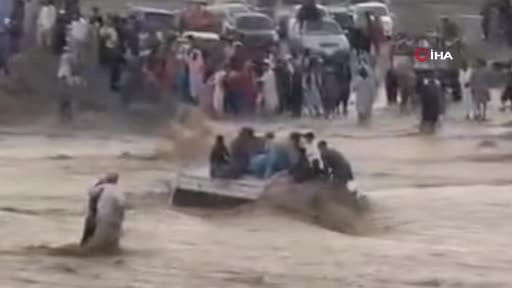 Pakistan’da etkili olan şiddetli yağışlar nedeniyle yaşanan sel olaylarında ülke genelinde...