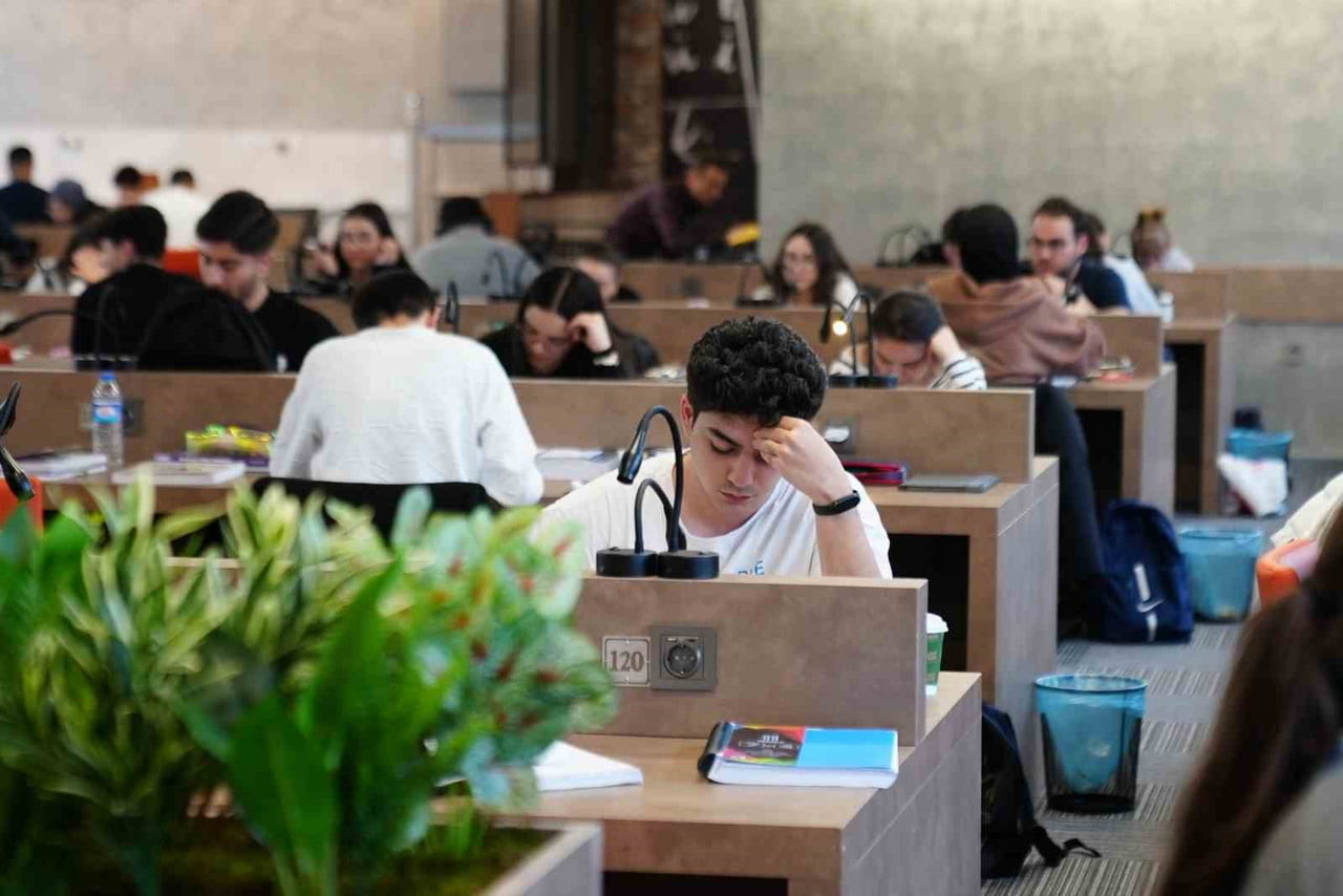 PANCARLI GENÇLİK KÜTÜPHANESİ GENÇLERİN YENİ ADRESİ OLDU