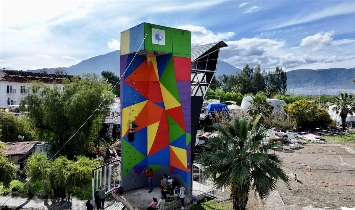 Para Tırmanış Türkiye Şampiyonası'na hazırlanan görme engelli sporcular, Muğla'nın Fethiye...