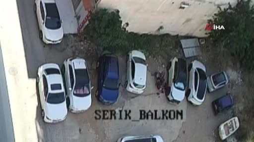 Park ettiği motosiklet alev topuna döndü, diğer araçlara sıçramaması için hayatını hiçe...