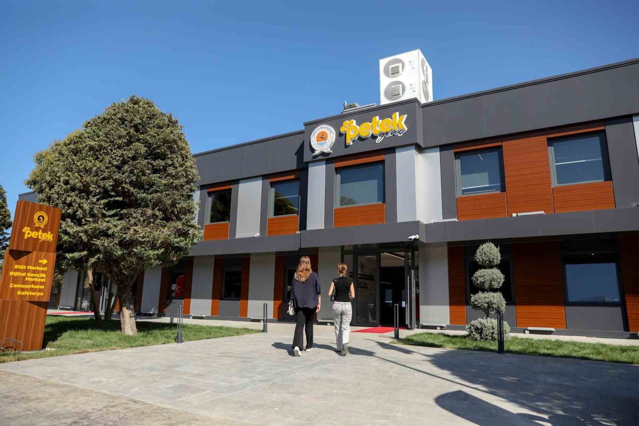 PETEK GENÇ MERKEZİ