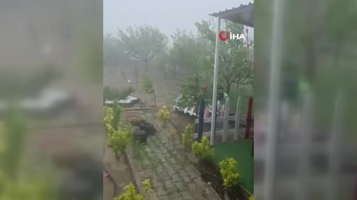 Polatlı’daki dolu yağışı tarım arazilerine zarar verdi