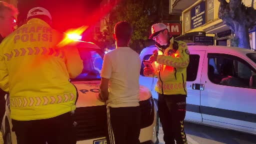 Polisin durdurduğu sürücü 4'üncü kez alkollü çıktı, kameralara 'reklam oldum' dedi