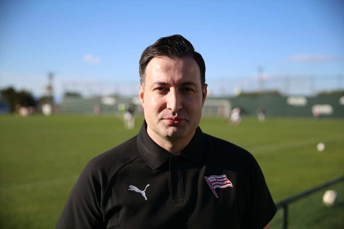 Polonya'daki AGH University of Krakow'da profesör olarak görev yapan Murat Çolak, ülkenin üst...