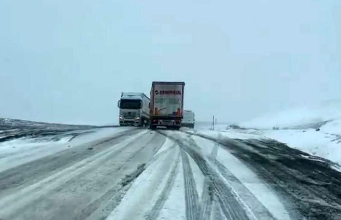 POSOF İLÇESİNDEKİ 2 BİN 550 RAKIMLI ILGAR DAĞI GEÇİDİ'NDE ETKİLİ OLAN KAR YAĞIŞI VE TİPİ NEDENİYLE...