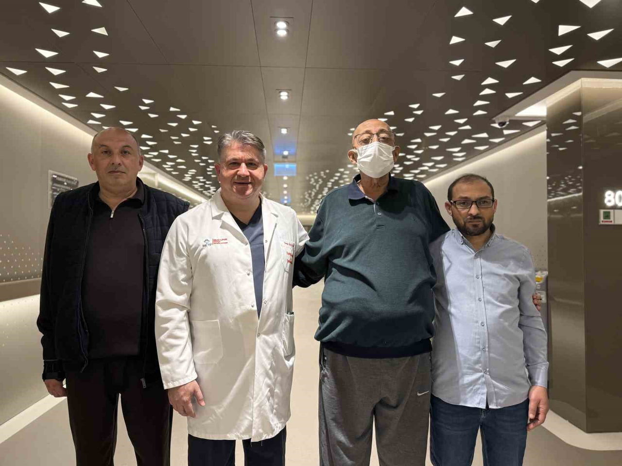 PROF. DR. DENİZ BALCI (SOLDAN İKİNCİ) VE İBRAHİM ÇAY (SAĞDAN İKİNCİ)