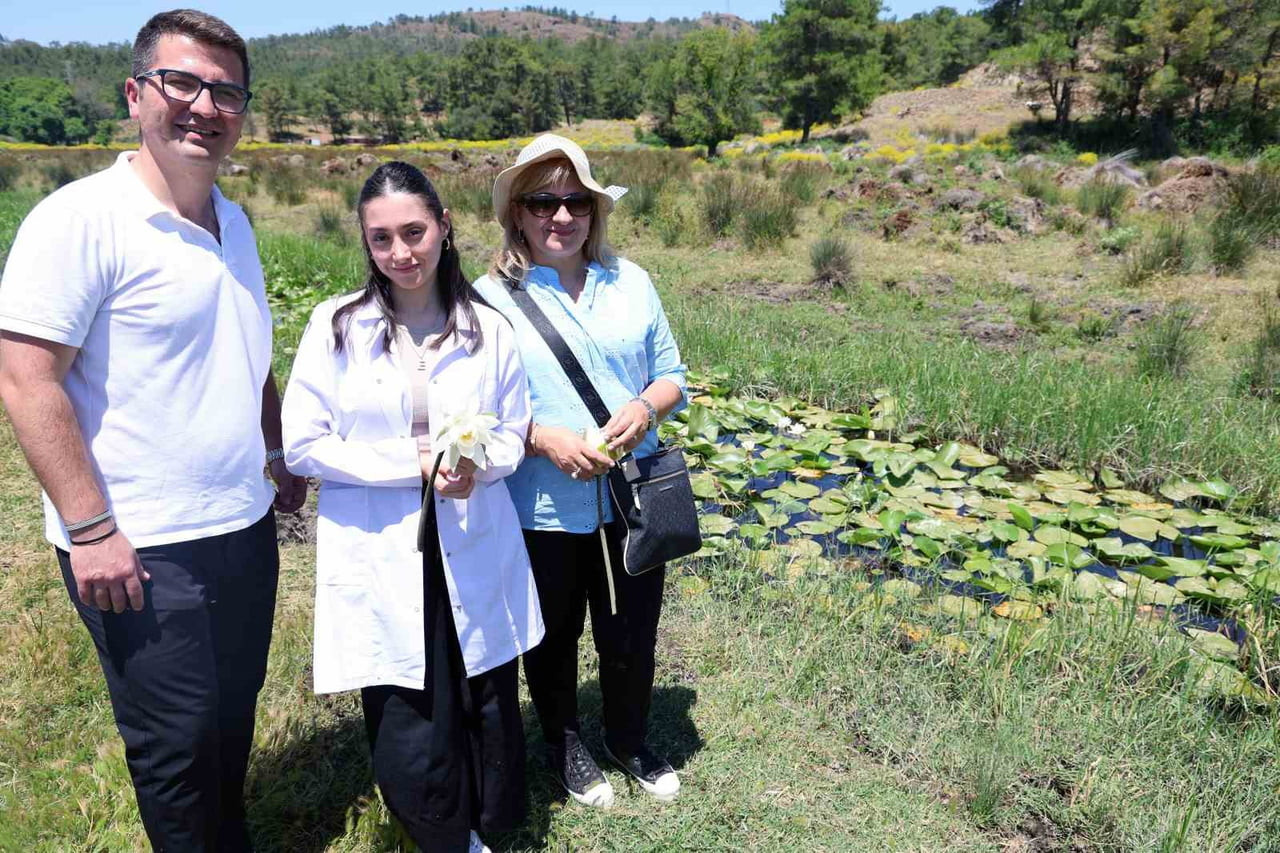 PROF. DR. NAZAN DEMİR (SAĞDA), PROF. DR. YAŞAR DEMİR VE DOKTORA ÖĞRENCİSİ SILA NEZAHAT DAŞDEMİR...