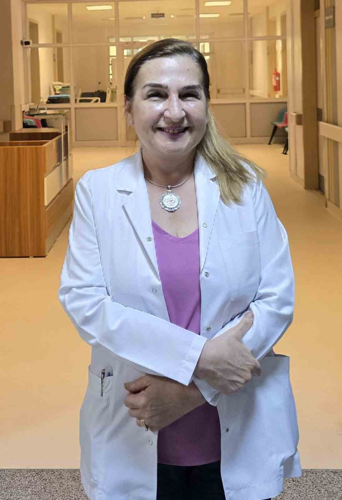 PROF. DR. ŞEBNEM EREN GÖK, KIRIM KONGO KANAMALI ATEŞİ VİRÜSÜNÜN BELİRTİLERİNİN, KENE TUTUNDUKTAN...