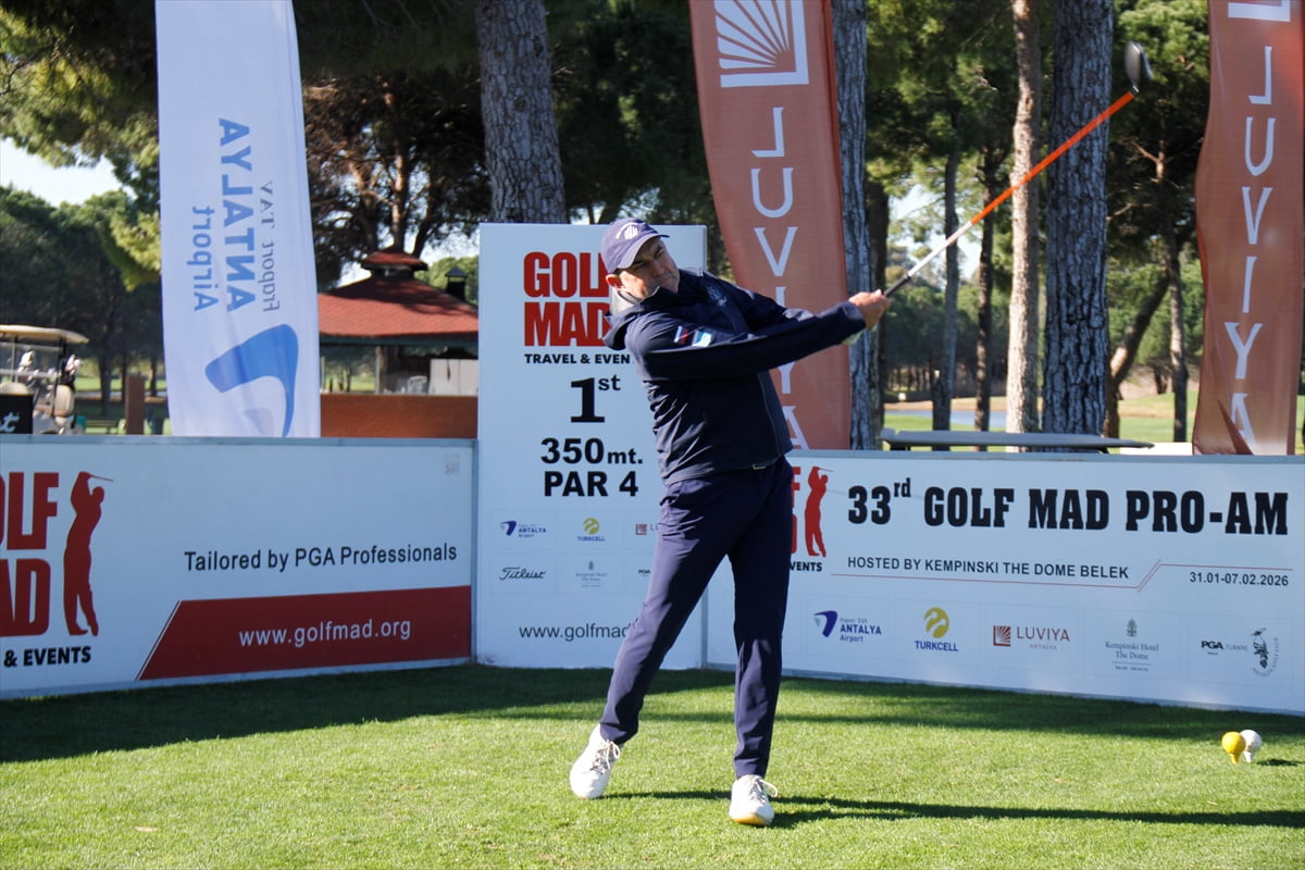 Profesyonel ve amatör golfçüleri buluşturan 33. Golf Mad Turnuvası, Antalya'nın Serik ilçesinde...