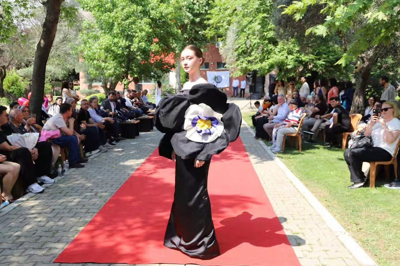 PROGRAMA MODA TASARIMI DEFİLESİ DAMGA VURDU