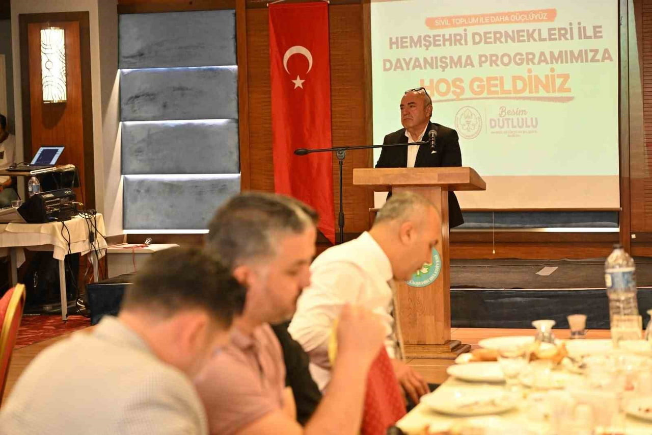 PROGRAMDA KONUŞAN SİVİL TOPLUM KURULUŞLARI İLE İLİŞKİLER DAİRESİ BAŞKANI MEHMET ZİYA ÇİÇEK, MANİSA...