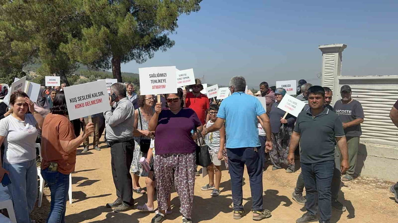 PROJEYE TEPKİ GÖSTEREN ÇAMLICA MAHALLESİ SAKİNLERİ EYLEM YAPTI.