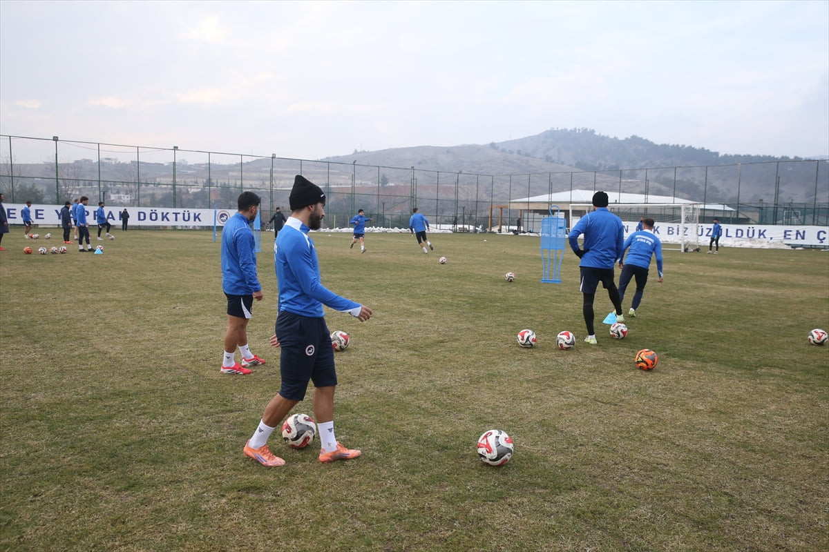 "Asrın felaketi" olarak nitelendirilen 6 Şubat 2023'teki depremlerde 5'i futbolcu, 9'u güreşçi...