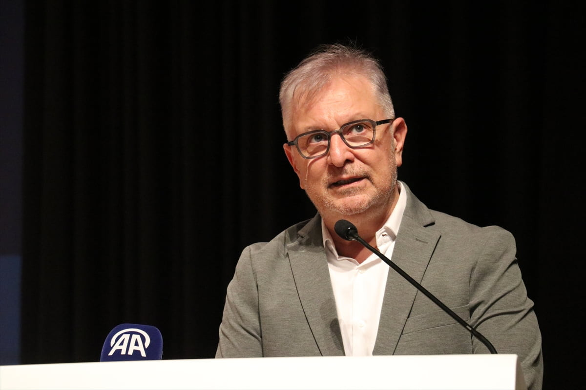 "Belki yaz erken gelir" adlı kitabıyla bu yılki "Cevdet Kudret Edebiyat Ödülü"ne layık görülen...