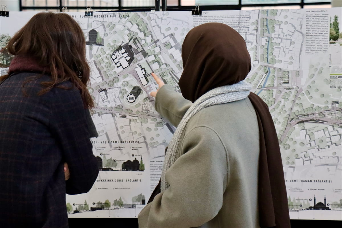 "Bursa Setbaşı-Yeşil-Emirsultan Tarihi Aksı Canlandırma Projesi" kapsamında gerçekleştirilen...