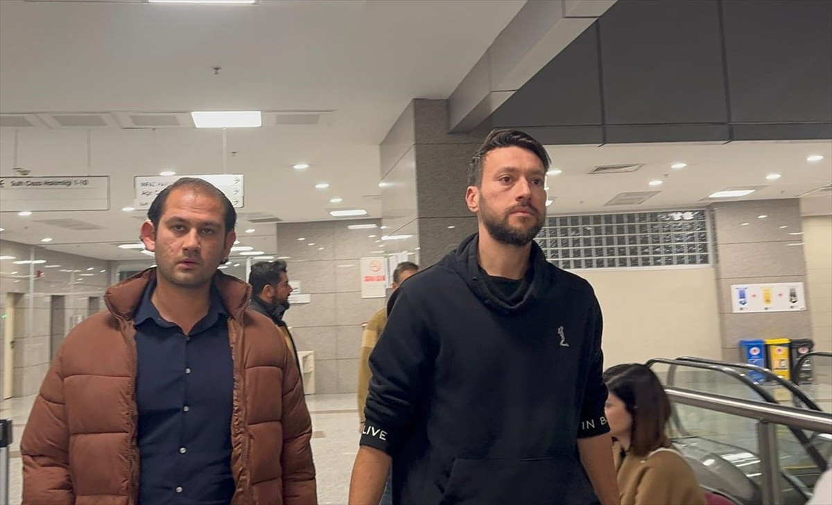 "Futbolda bahis" soruşturması kapsamında gözaltına alınan şüphelilerden 10'u hakkında adli kontrol...