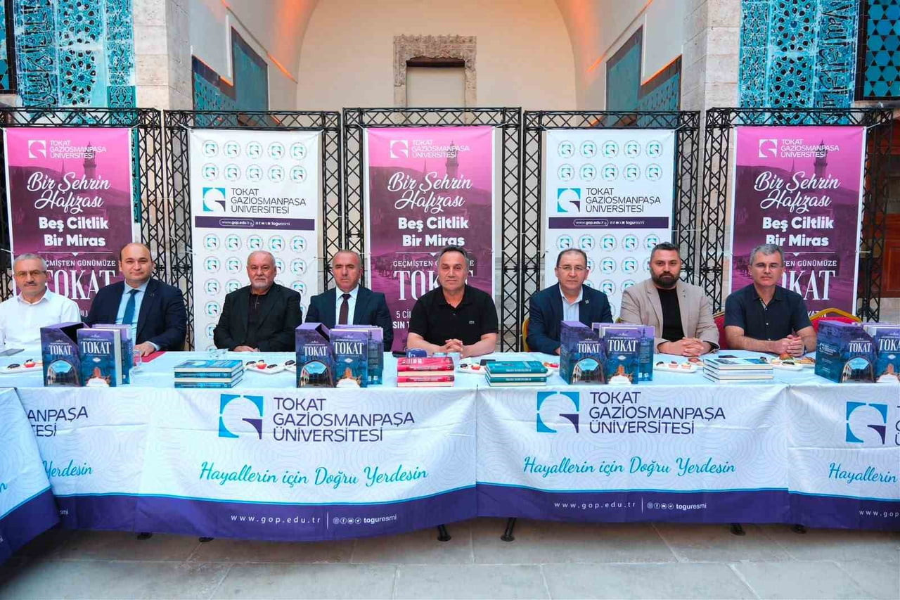 "GEÇMİŞTEN GÜNÜMÜZE TOKAT" KÜLLİYATI, DÜZENLENEN PROGRAMLA KAMUOYUNA TANITILDI.