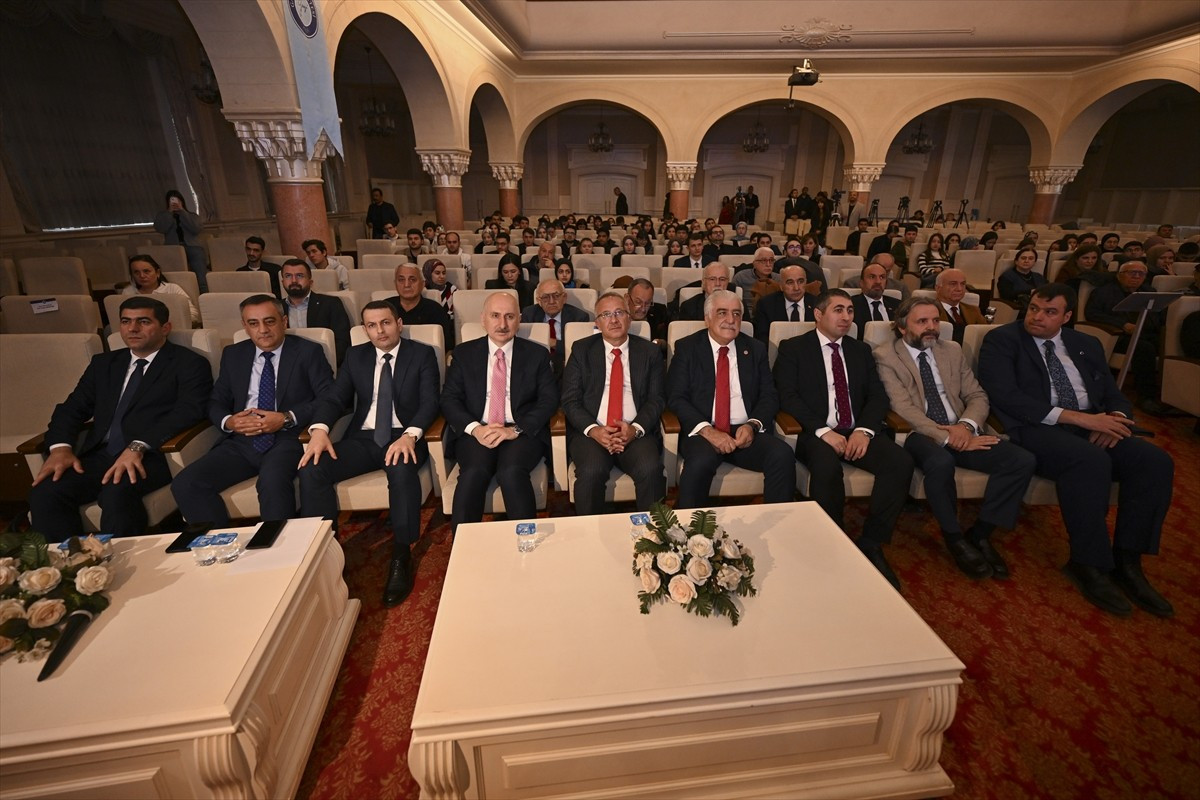  "Kafkasya ve Orta Koridor'un Geleceği: Ekonomi, Ulaşım ve Enerji" başlıklı panel, Gazi...