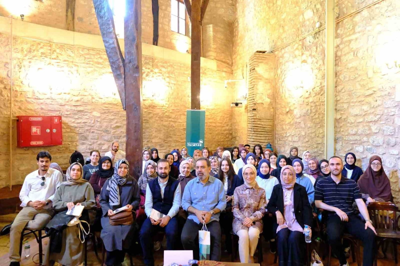 "KÜTÜPHANEM KOCAELİ" ÜYELERİ, "BİR KİTAP, BİR ŞEHİR, BİR YAZAR PROJESİ" KAPSAMINDA İSTANBUL'DA...