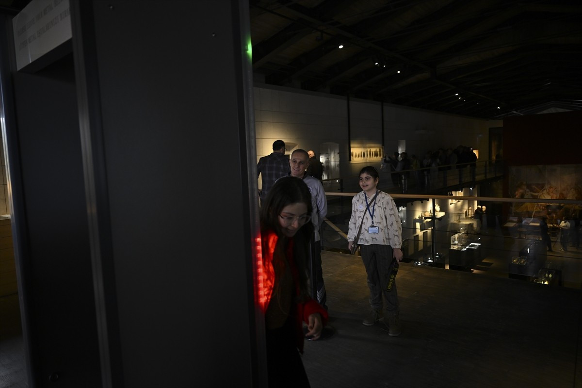 "Müzeyi Ele Geçirme Günü" kapsamında Erimtan Arkeoloji ve Sanat Müzesini bir günlüğüne çocuklar...