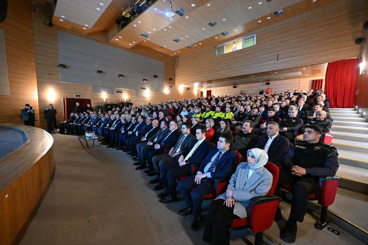 "Ombudsman Düzcelilerle Buluşuyor" programı Düzce Belediyesi Prof. Dr. Erol Güngör Kültür...