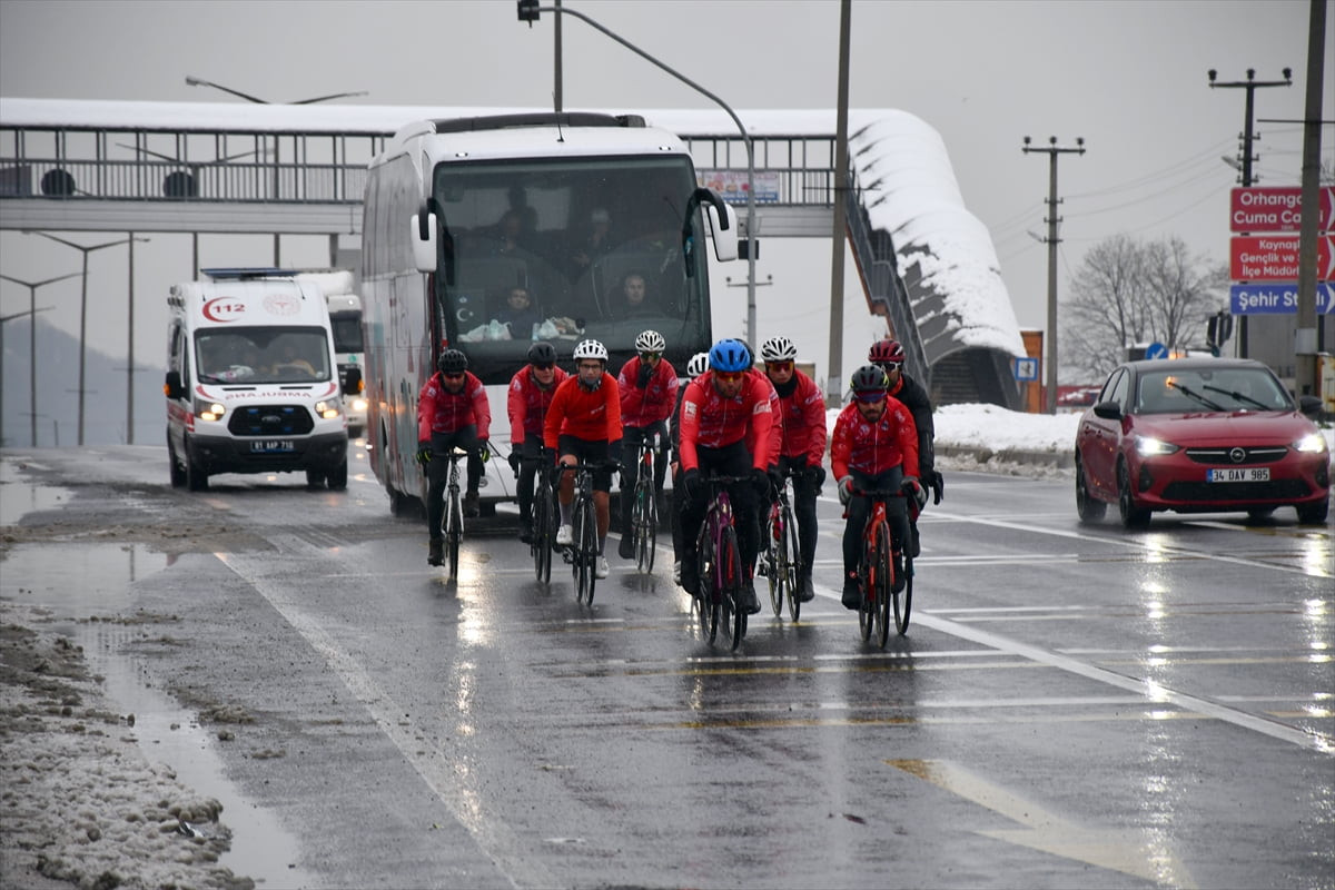 "Sarıkamış Şehitleri Anısına İstanbul'dan Kars'a" adıyla düzenlenen anma sürüşüne katılan...