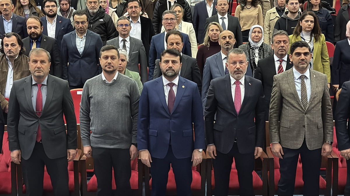 "TEDx Karabük Üniversitesi 2026" etkinliğine katılan farklı alanlardan isimler, deneyimlerini...