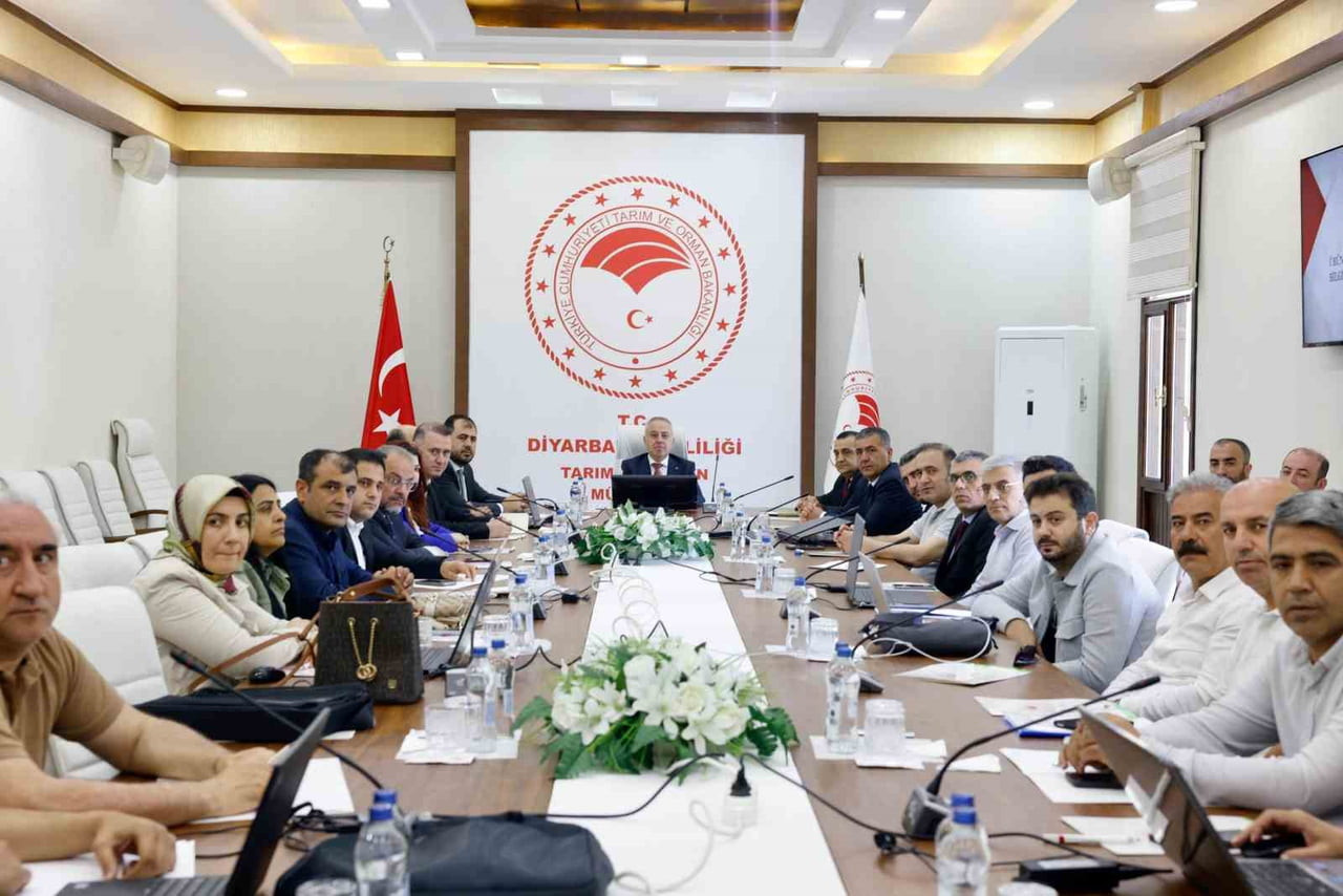 "UZAKTAN ALGILAMA İLE ÜRÜN BELİRLEME ÇALIŞMALARI" KAPSAMINDA KAPSAMLI BİR BİLGİLENDİRME TOPLANTISI...