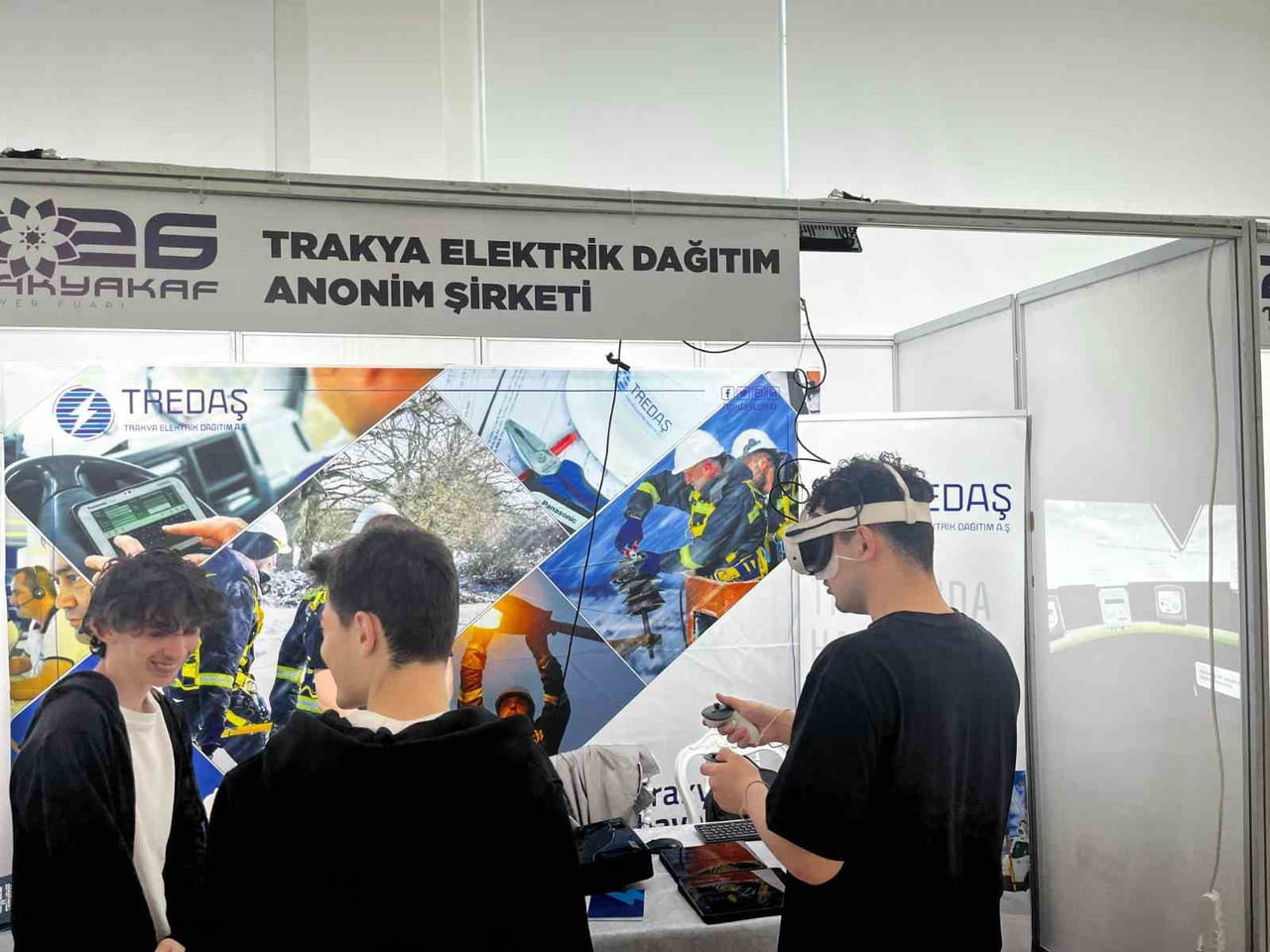 RAKYA ELEKTRİK DAĞITIM A.Ş. TARAFINDAN FUARDA AÇILAN STANT ÜNİVERSİTELİLERDEN YOĞUN İLGİ...