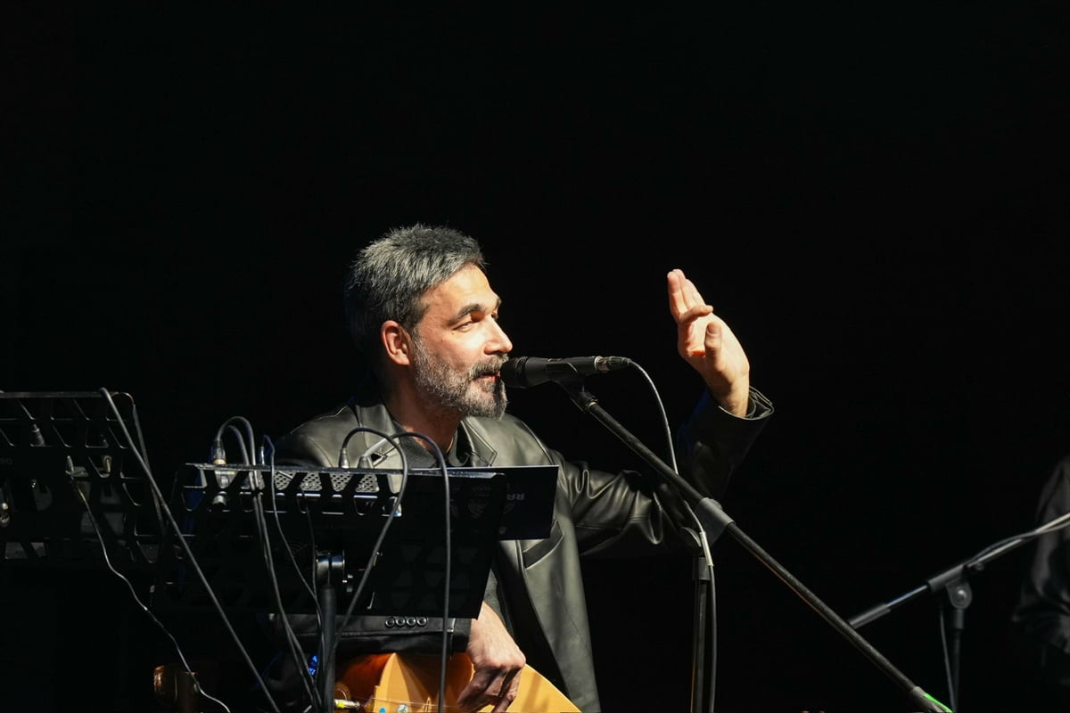 Ramazan etkinlikleri kapsamında Başakşehir'de sahneye çıkan Uğur Işılak, sevilen eserlerini...