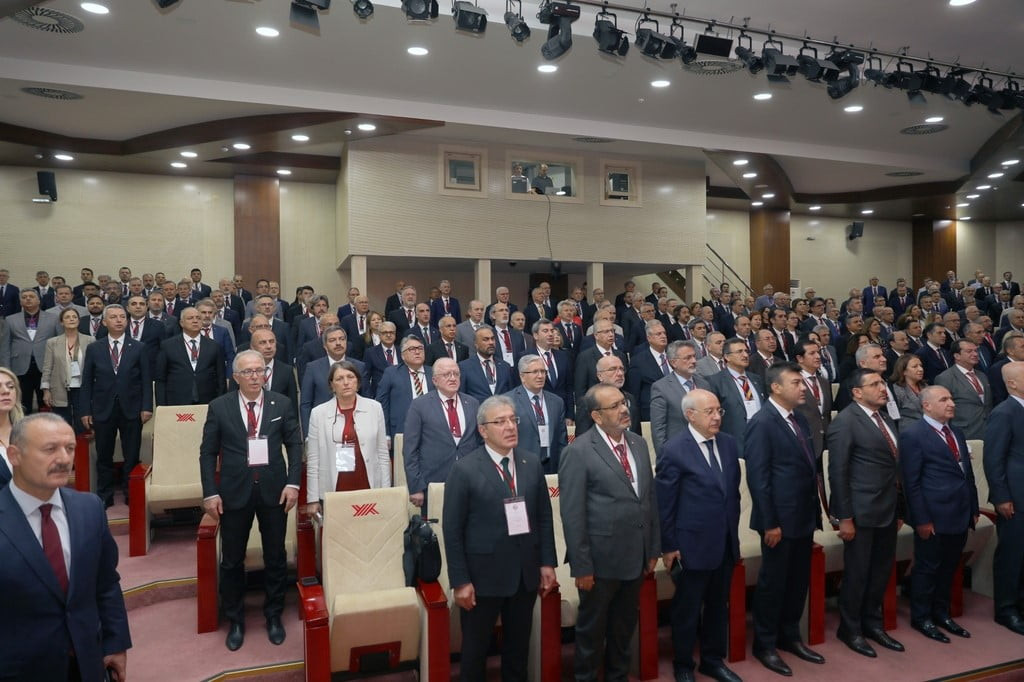 REKTÖR ÖZÖLÇER, 264. ÜNİVERSİTELERARASI KURUL TOPLANTISI’NA KATILDI
