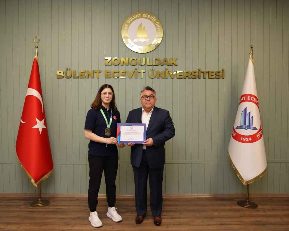 REKTÖR ÖZÖLÇER DÜNYA ŞAMPİYONU BASANCI’YI KABUL ETTİ