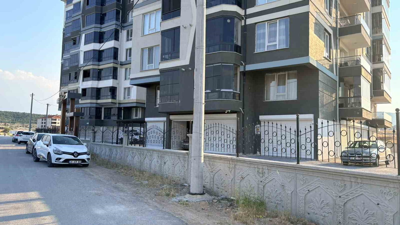 REMZİYE ERBEYİT'İN DÜŞTÜĞÜ APARTMAN