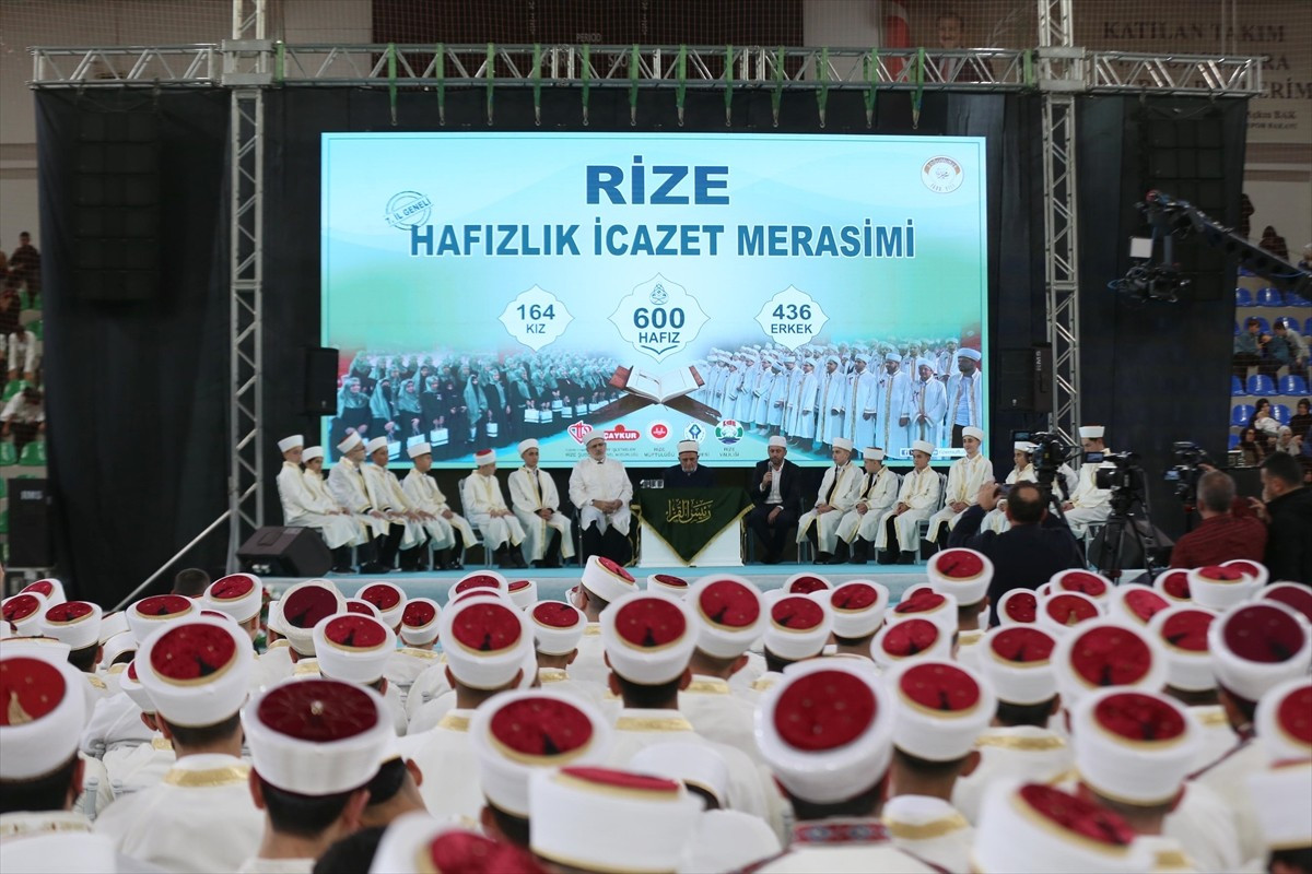 Rize Müftülüğü'ne bağlı Kur'an kurslarında hafızlık eğitimi alan 600 öğrenci için Yenişehir Spor...