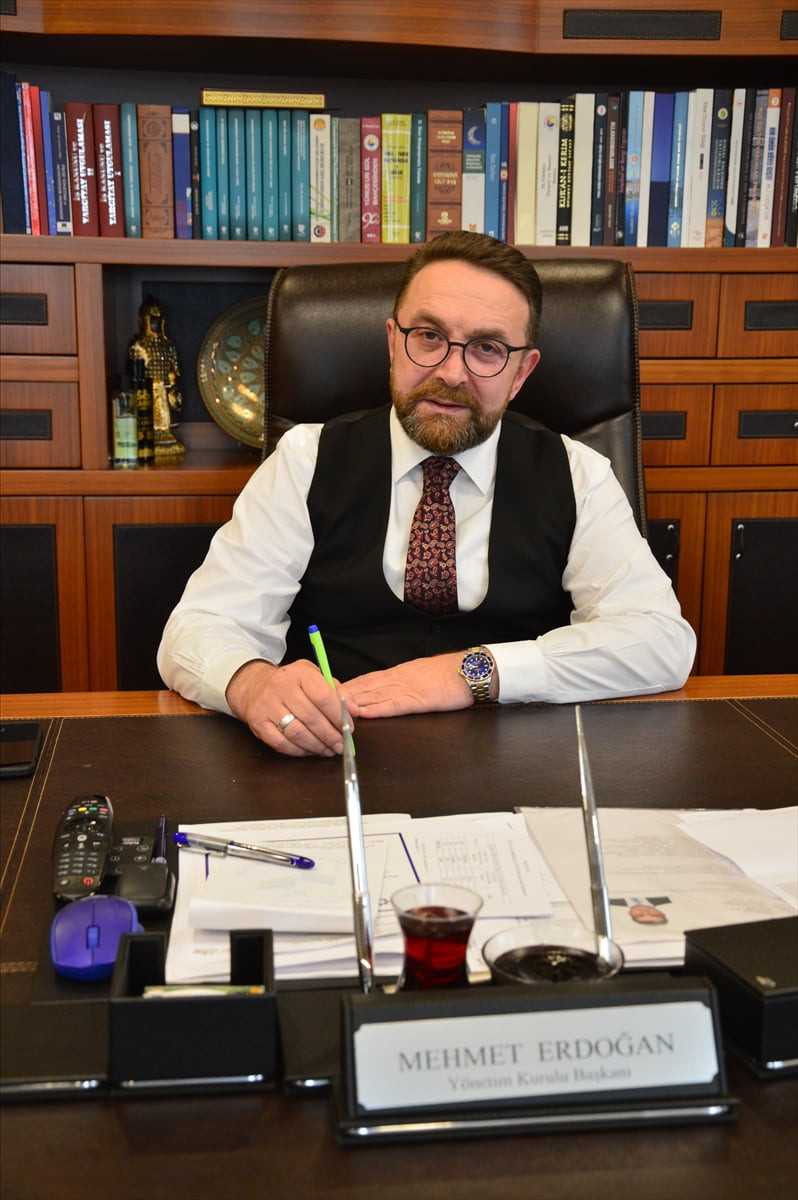 Rize Ticaret Borsası Başkanı Erdoğan (fotoğrafta), 2025 yaş çay sezonunu ile ilgili açıklama...