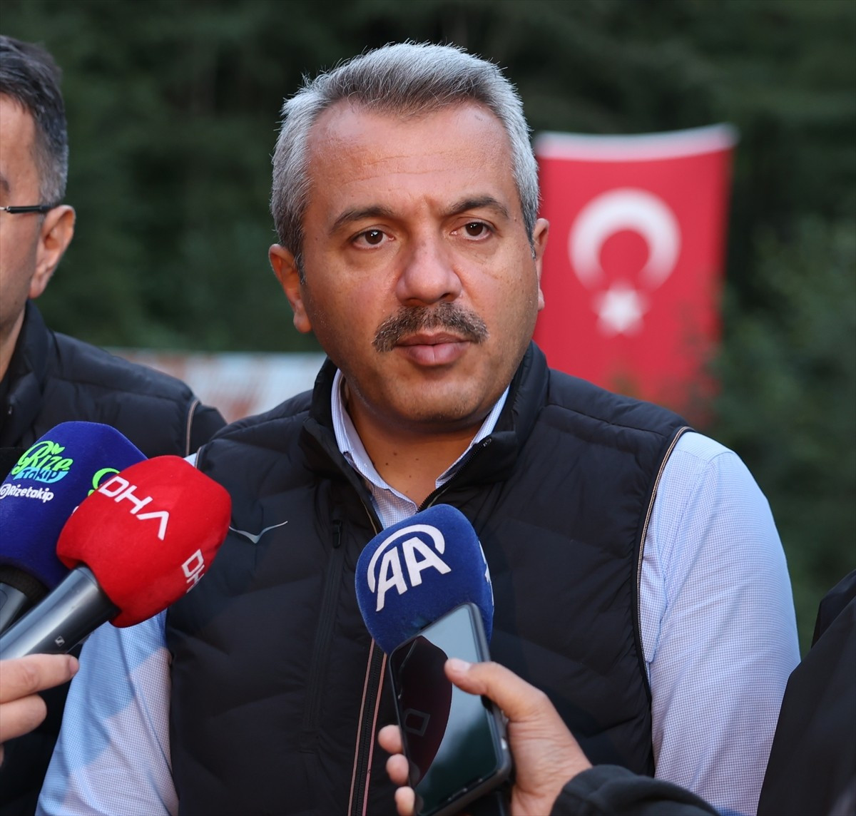 Rize Valisi İhsan Selim Baydaş, Ayder Yaylası'nda dünyanın en prestijli dağ koşusu serisi UTMB'nin...