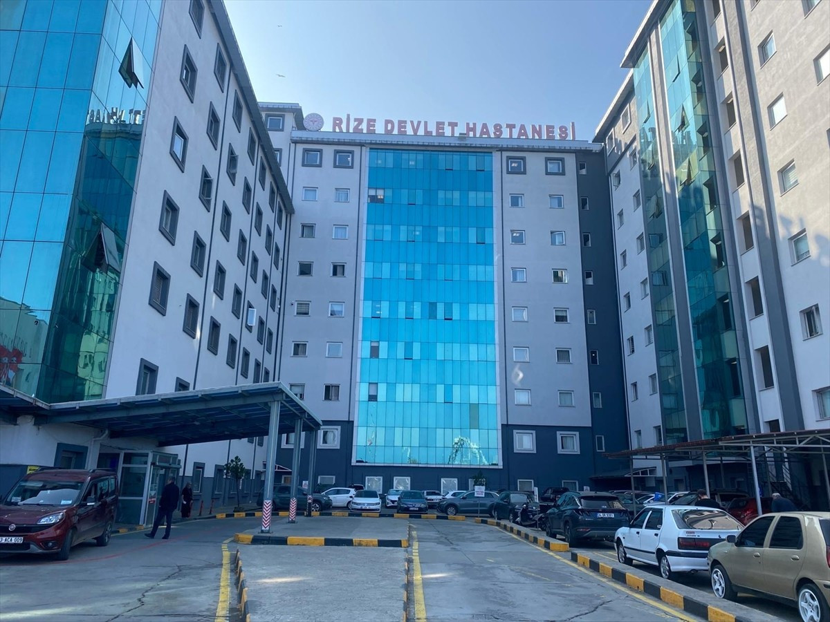 Rize'de mevlit yemeğinden yiyen ve gıda zehirlenmesi şüphesiyle hastanelerde tedavi altına alınan...