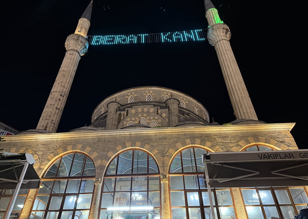 Rize'deki camilerde Ramazan ayının müjdeleyicisi Berat Kandili dolayısıyla programlar...