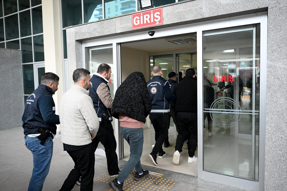 Romanya'da yakalanarak Türkiye'ye iade edilen "Casperlar" suç örgütünün sözde yöneticisi olduğu...