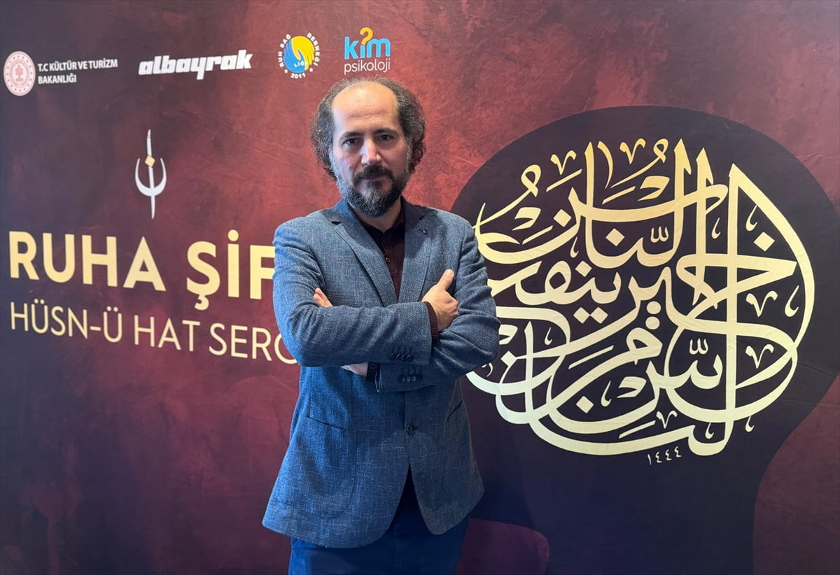 Ruh Sağlığı Derneği tarafından hazırlanan "Ruha Şifa Hüsn-ü Hat" sergisi, Üsküdar'da Mimar Sinan...