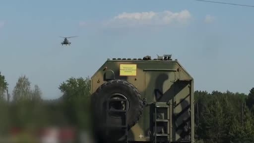Rus askerleri, dün başlatılan tatbikatın ikinci gününde nükleer savaş başlıklarını...